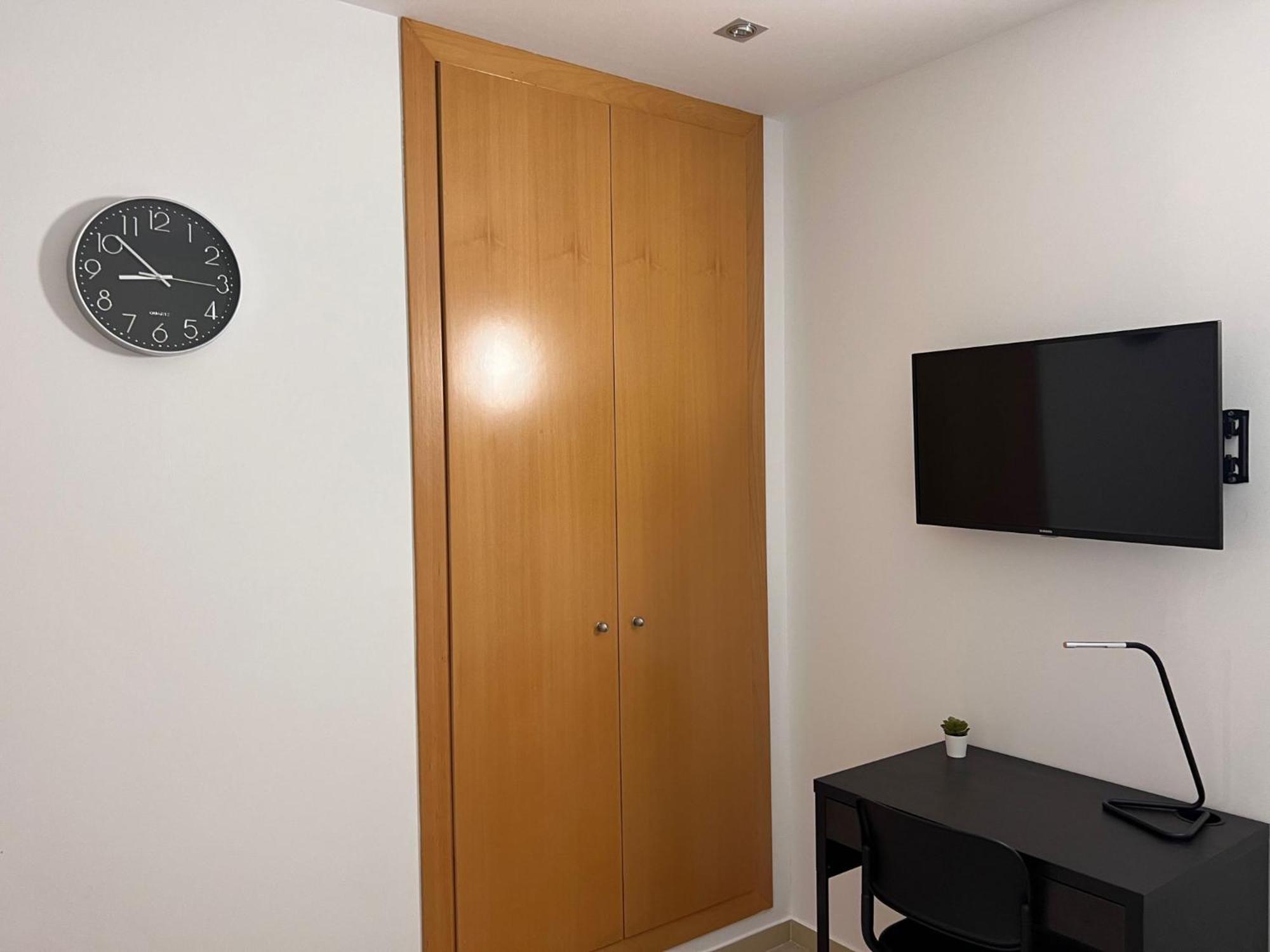 Fira Gran Via 2 - Private Rooms In A Shared Apartment - Habitaciones Privadas En Apartamento Compartido 略夫雷加特河畔奥斯皮塔莱特 外观 照片